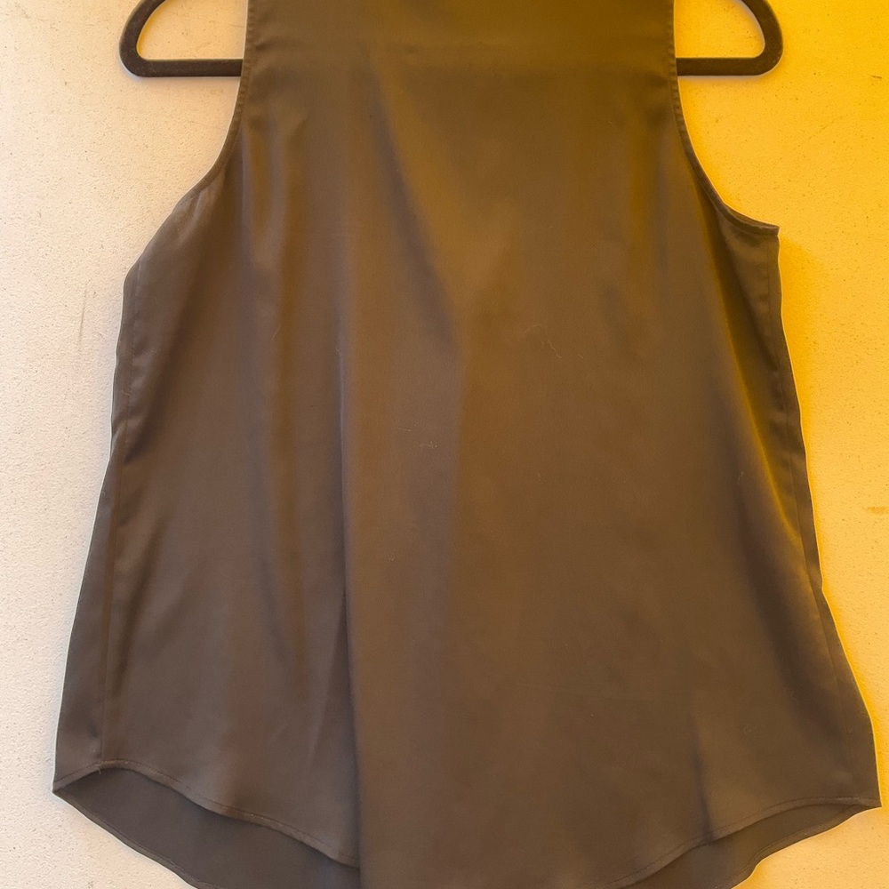 Ann Taylor sleeveless blouse - GREAT CONDITION - Picture 9 of 9
